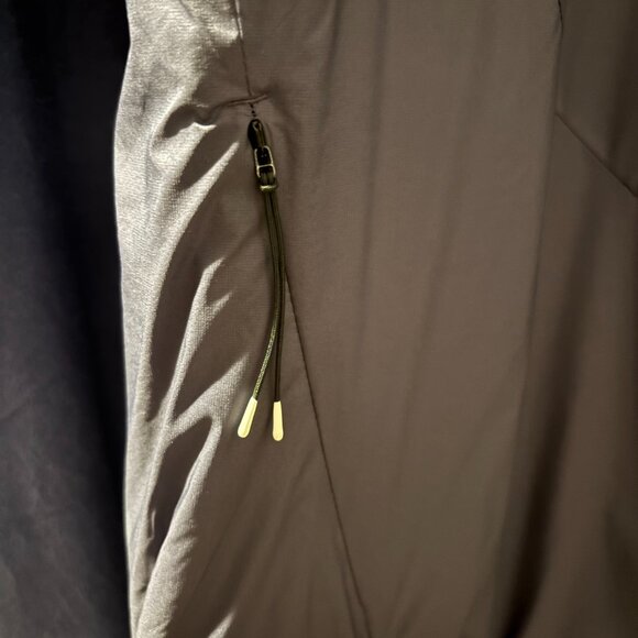 On Running Insulator Jacket🧥🧥 - Picture 4 of 9